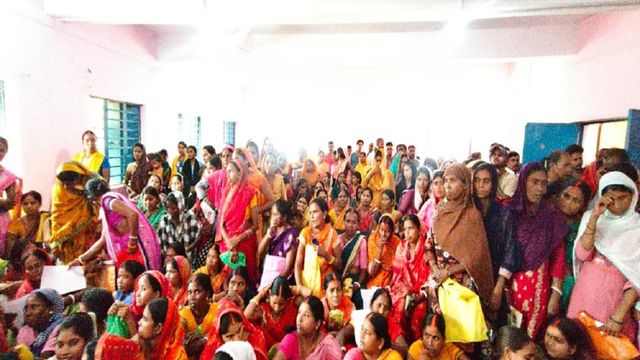 बोकारो में मंइयां सम्मान योजना सत्यापन को उमड़ी भीड़, 15 मई तक होगा भौतिक सत्यापन
