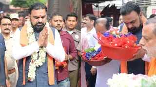 माता कामाख्या मंदिर में पूजा-अर्चना करते सीएम सम्राट चौधरी। सौ-एक्स