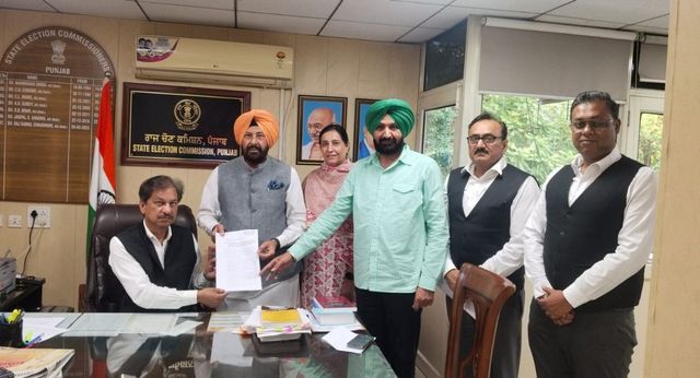 पंजाब निकाय चुनाव पर सियासी घमासान, भाजपा ने प्रक्रिया को बताया अवैध, चुनाव आयोग को सौंपा ज्ञापन
