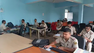 बिहार में दारोगाओं की लग रही क्लास, SP के ऑर्डर पर लिख रहे डायरी