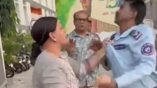 कुत्ते की मौत पर सुरक्षा गार्ड को पीटने वाली महिला गिरफ्तार। फोटो: आर्काइव