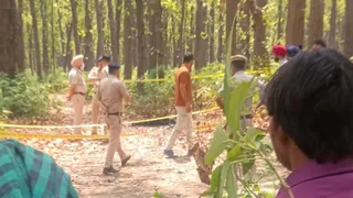 पांवटा साहिब के जंगल में महिला की अधजली लाश मिली है।