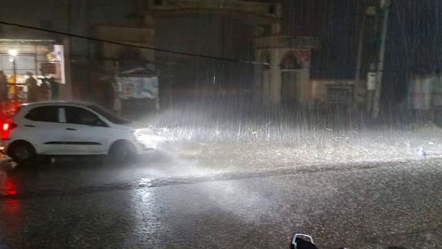 https://www.jagranimages.com/images/2026/05/13/article/image/Mathura-Rain-1778689782618.jpg