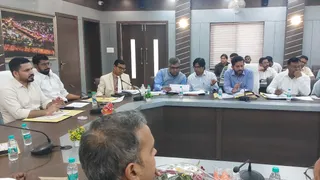 लोगों को मुख्यमंत्री युवा उद्यमी योजना से जोड़ने के लिए DM ने निर्देश।