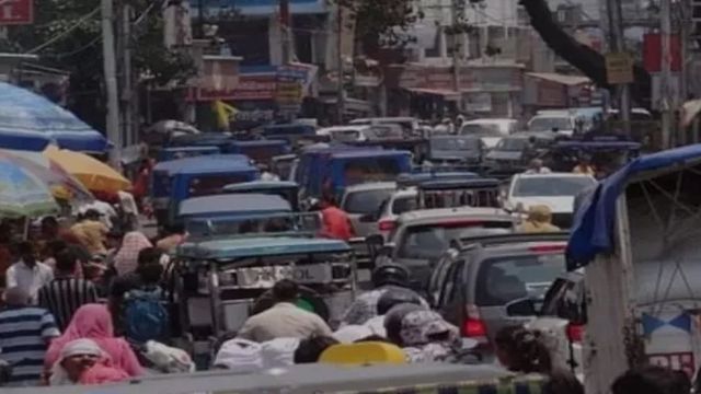 Bihar Jam News: बिक्रम NH-139 और SH-2 पर 10 किलोमीटर लंबा महाजाम, स्कूल बसों से लेकर ऑफिस जाने वाले लोग फंसे
