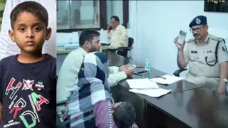 लापता फैजान (इनसेट में ) के लिए डीजीपी से गुहार लगाते माता पिता।