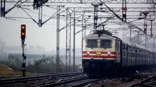 प्रयागराज एक्सप्रेस की क्लोन ट्रेन अब दादरी के लिए रात 9 बजे जंक्शन से रवाना होगी।