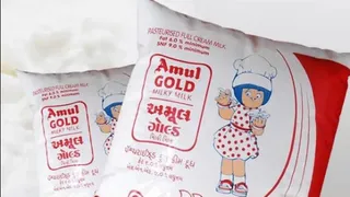 अमूल और मदर डेयरी ने दूध की कीमतों में बढ़ोतरी की