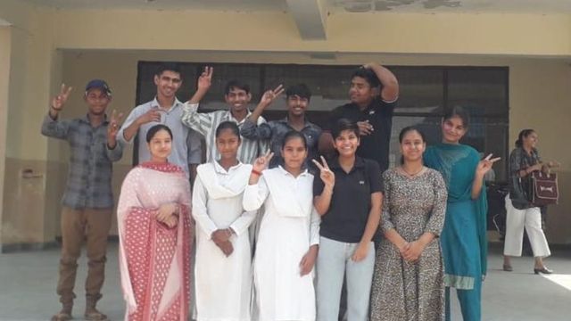 हाईटेक शिक्षा व्यवस्था के बावजूद HBSE दसवीं परिणाम में पिछड़ा गुरुग्राम, टॉप-10 की लिस्ट से भी बाहर

