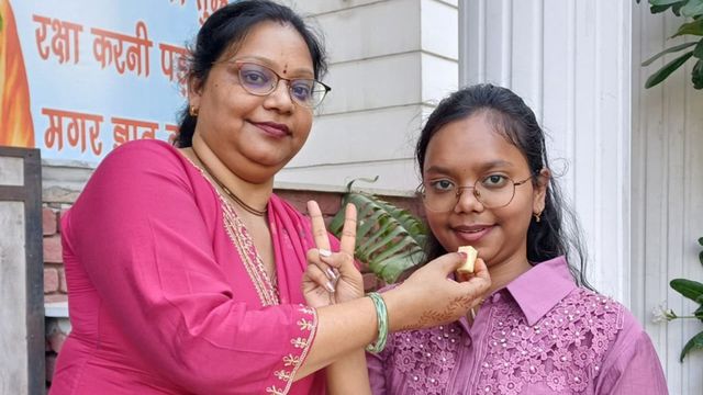 हापुड़ की श्रेया कंसल ने सीबीएसई 12वीं में 99% अंक पाकर किया कमाल, अब सीए बनने का सपना
