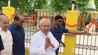 नीतीश कुमार कल्याण बिगहा गांव पहुंचे