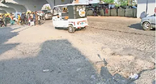 निर्धारित समय से एक साल बाद भी नहीं बन सकी नौसढ़ से पैडलेगंज तक सिक्सलेन सड़क। जागरण