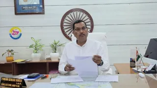 गोपालगंज डीएम पवन कुमार सिन्हा। फाइल फोटो