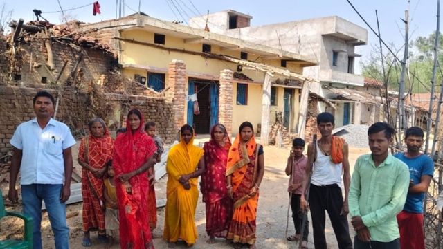 मंईया सम्मान योजना: सत्यापन के नाम पर हो रही अवैध वसूली, ₹100 तक ले रही आंगनबाड़ी सेविका
