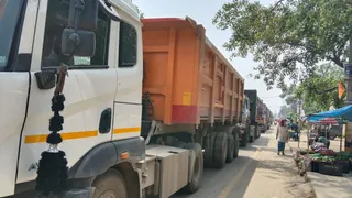 लगा लंबा जाम। (जागरण)