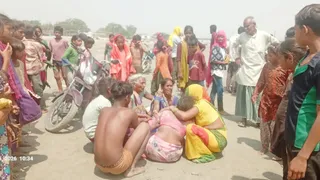 घाट पर बिलखते परिजन