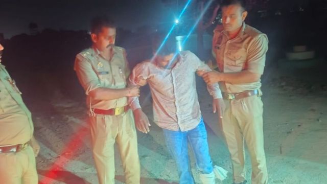 बलिया में 25 हजार का इनामी बदमाश पुलिस मुठभेड़ में घायल, चार साथी भी गिरफ्तार
