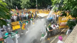 प्रदर्शनकारियों के साथ हिंसक झिड़प (जागरण फोटो)