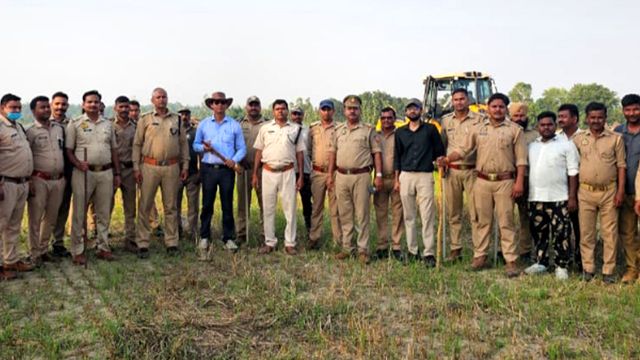 70 साल पुराना कब्ज़ा जमींदोज! वन विभाग ने खाली कराई 10 हेक्टेयर जमीन, अब दिखेगा असली 'जंगल राज'
