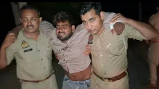 महिला से बैग छीनने की कोशिश करने वाला बदमाश पुलिस गिरफ्त में।