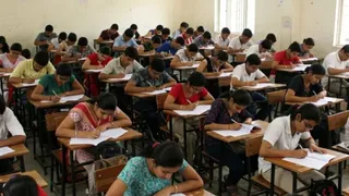 परीक्षाएं केवल करियर का जरिया नहीं, बल्कि गरीब परिवारों के उत्थान की एकमात्र सीढ़ी