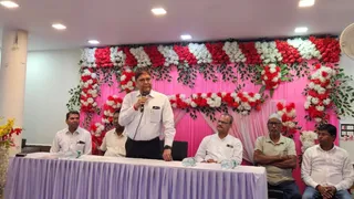 बैठक को संबोधित करते विधायक डॉ. सुनील कुमार। (जागरण)