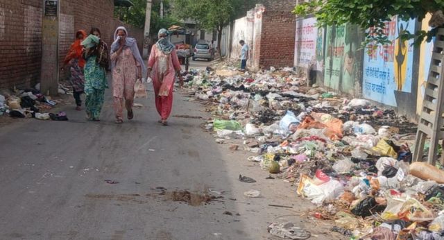 बठिंडा में 12 दिन से सफाई कर्मियों की हड़ताल, कूड़े के ढेर में तब्दील हुआ शहर, दुर्गंध और बीमारियों से जनता बेहाल
