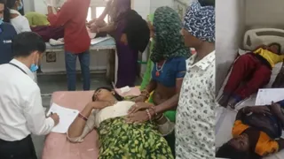 श्योपुर में घायलों को अस्पताल में भर्ती कराया गया।