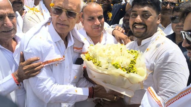 राज्यमंत्री बनने के बाद पहली बार अलीगढ़ पहुंचे सुरेंद्र दिलेर, जगह-जगह हुआ भव्य स्वागत