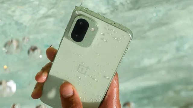 OnePlus 15R स्मार्टफोन 7000 रुपये हुआ महंगा, कंपनी लॉन्च के बाद दो बार बढ़ा चुकी है कीमत