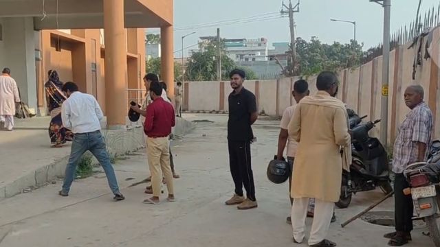 पश्चिम चंपारण में भीषण सड़क हादसा, पिकअप की टक्कर से दो बाइक सवारों की मौत, एक घायल
