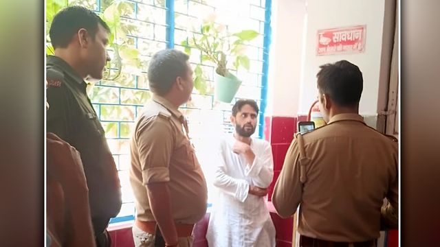 मुरादाबाद महिला अस्पताल में सनसनी! 1 घंटे में 2 बार नवजात चोरी की कोशिश, 'अजान' और 'भीख' के बहाने घुसे आरोपी
