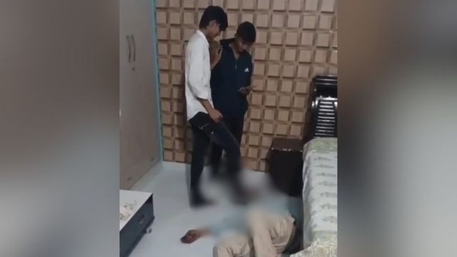 बुलंदशहर में व्यक्ति को बंधक बनाकर बेरहमी से पीटा, चप्पल चटवाने का आरोप, दो आरोपित गिरफ्तार
