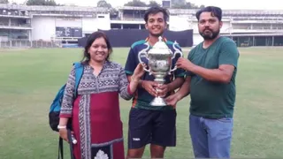 भारतीय क्रिकेट टीम में भदोही के हर्ष दुबे शामिल।