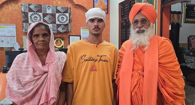 ईरान-इजरायल युद्ध के बीच दुबई में फंसा था जालंधर का युवक, सांसद सीचेवाल की मदद से सुरक्षित लौटा भारत
