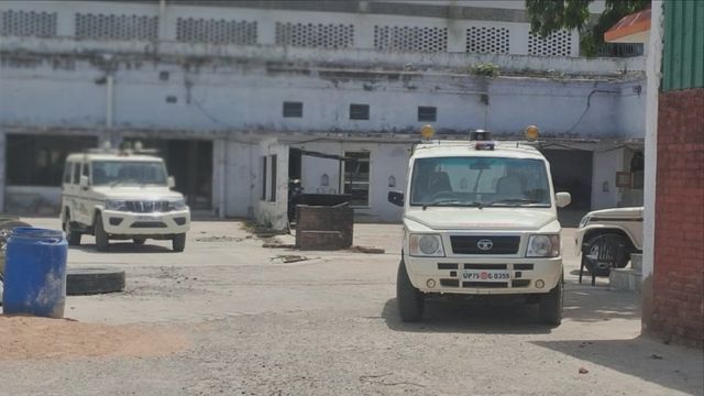 ट्रक में डिटर्जेंट पाउडर के नीचे छिपाकर हो रही थी तंबाकू की सप्‍लाई,  GST टीम के अधिकारियों ने की जांच
