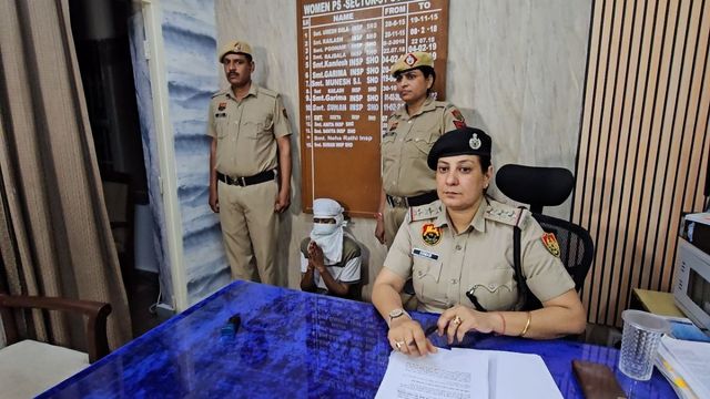 गुरुग्राम: कैब में अकेली महिला को देख बिगड़ी Rapido ड्राइवर की नीयत, अश्लील हरकर करने पर पुलिस ने दबोचा
