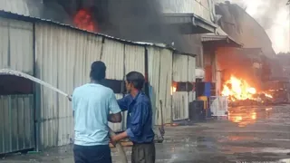 रेवाड़ी की केमिकल फैक्ट्री में आग। फाइल फोटो