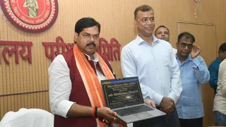 सिंगल विंडो सिस्टम लॉन्च करते शिक्षा मंत्री। फोटो जागरण
