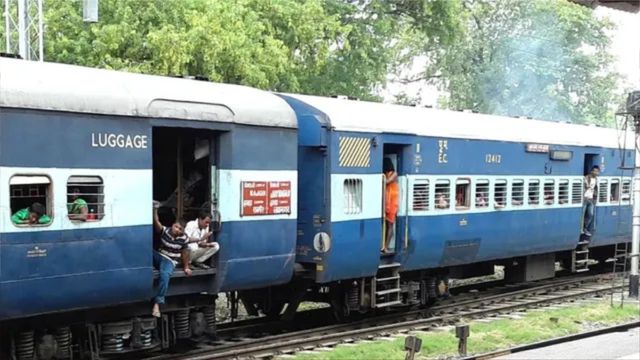 मलमास मेले के लिए सौगात, राजगीर-हावड़ा एक्सप्रेस को सांसद ने दिखाई हरी झंडी; श्रद्धालुओं को मिलेगी राहत