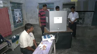 फलता विधानसभा सीट पर आज बेहद कड़ी सुरक्षा में पुनर्मतदान (फोटो- एएनआई)