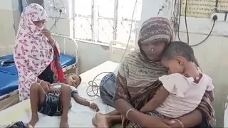 अस्पताल में भर्ती परिवार। फोटो जागरण