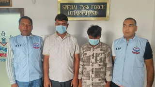 उत्तराखंड एसटीएफ ने नकली जीवन रक्षक दवाओं की सप्लाई करने वाले अंतरराज्यीय गिरोह का भंडाफोड़ करते हुए दो आरोपित दबोचे।
