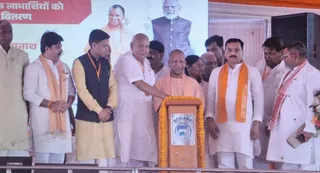देवरिया में सीएम योगी। जागरण