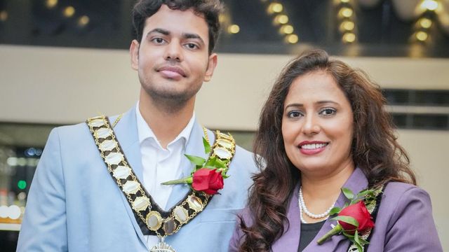 बेटे तुषार दहिया के बाद मां परवीन रानी बनीं मेयर, ब्रिटेन में सोनीपत के मां-बेटे ने किया कमाल