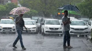 दिल्ली-एनसीआर के कई इलाकों में बूंदाबांदी शुरू। जागरण