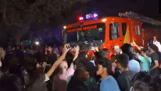 शास्त्री पार्क फर्नीचर मार्केट में लगी भीषण आग।