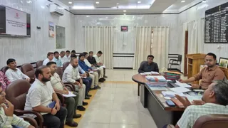 डीएम ने संयुक्त सर्वे और रिपोर्ट तैयार करने का दिया निर्देश