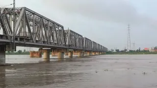 ब्रजघाट स्थित गंगा रेल पुल। जागरण आर्काइव