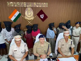 शनिवार को प्रेस वार्ता में राउरकेला के पुलिस अधीक्षक नितेश बाधवानी ने हाई-प्रोफाइल ऑपरेशन का खुलासा किया।